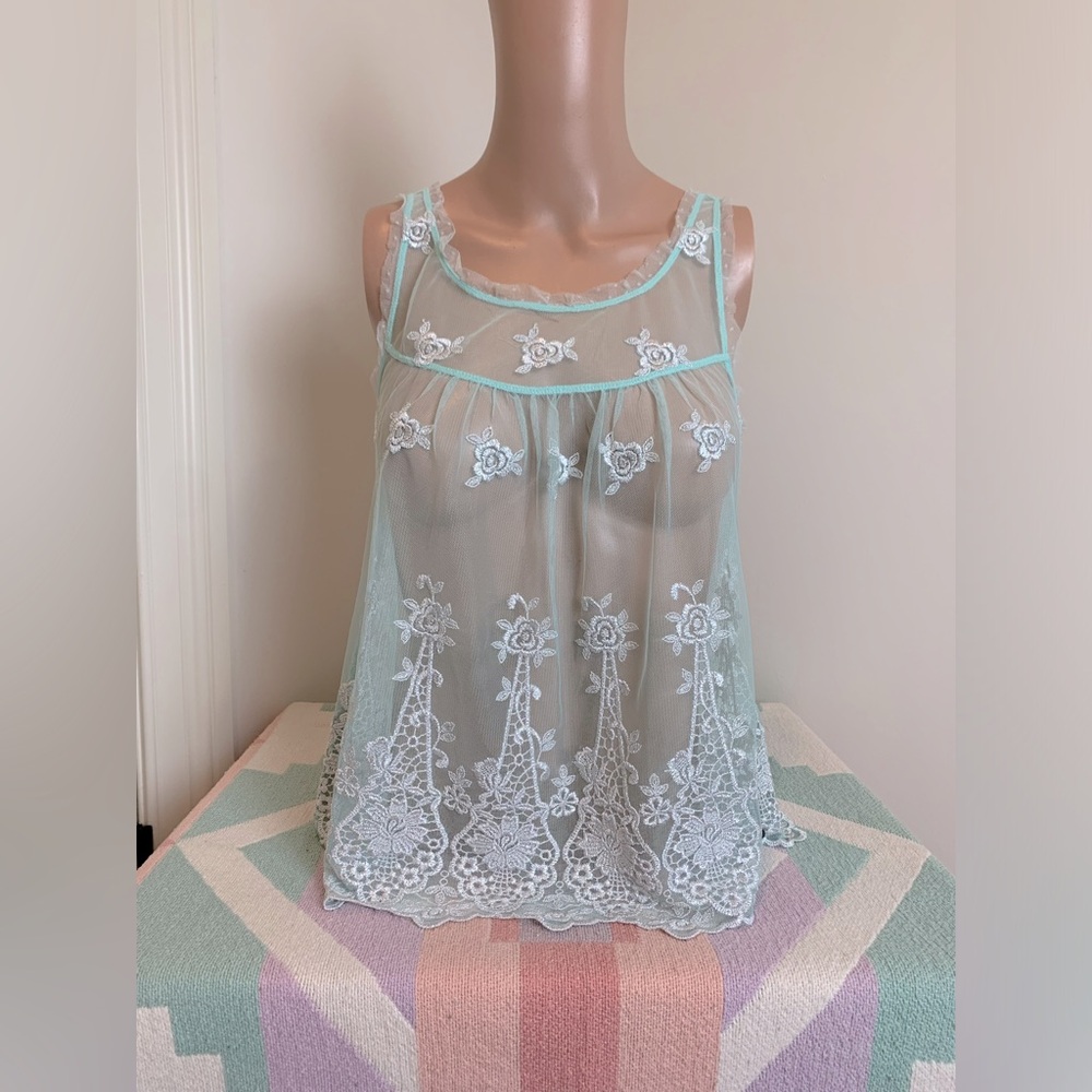 Vintage! A&F mesh embroidered swing blouse